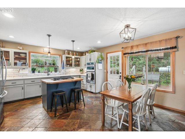 16490 S BRADLEY Rd, Oregon City, OR 97045