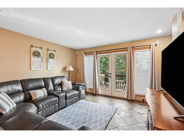 16490 S BRADLEY Rd, Oregon City, OR 97045