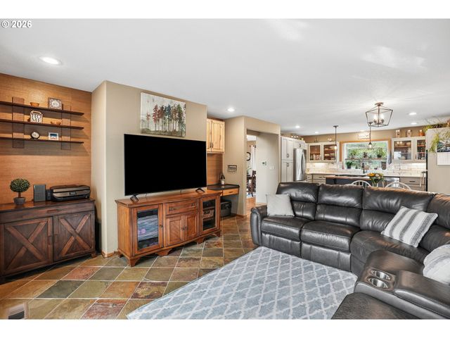 16490 S BRADLEY Rd, Oregon City, OR 97045