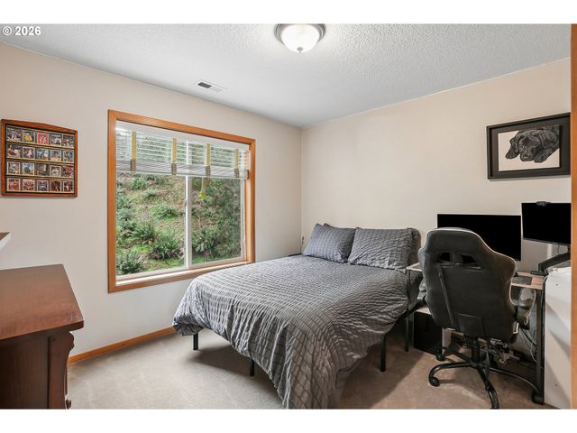 16490 S BRADLEY Rd, Oregon City, OR 97045