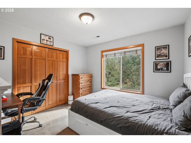 16490 S BRADLEY Rd, Oregon City, OR 97045