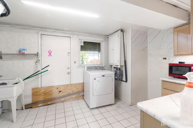 55 Sullivan Way, East Brunswick, NJ 08816