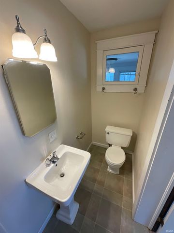 223 E 8Th Street, Bloomington, IN 47408