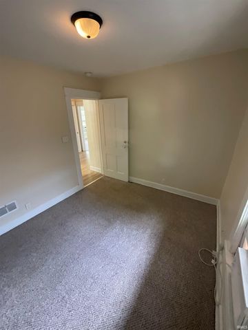 223 E 8Th Street, Bloomington, IN 47408