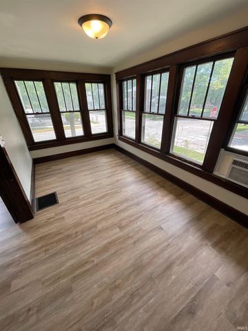 223 E 8Th Street, Bloomington, IN 47408