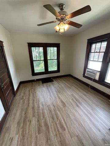 223 E 8Th Street, Bloomington, IN 47408