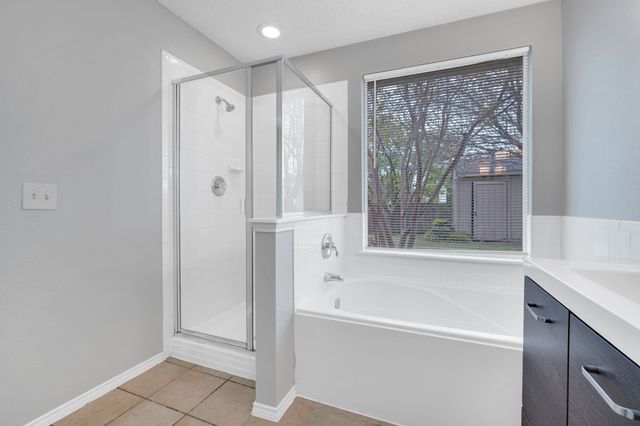 818 Cascade Drive, Glenn Heights, TX 75154