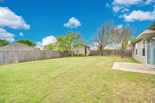 818 Cascade Drive, Glenn Heights, TX 75154