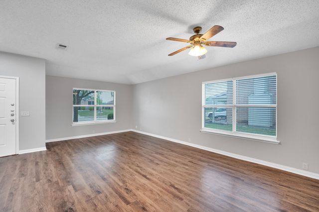 818 Cascade Drive, Glenn Heights, TX 75154