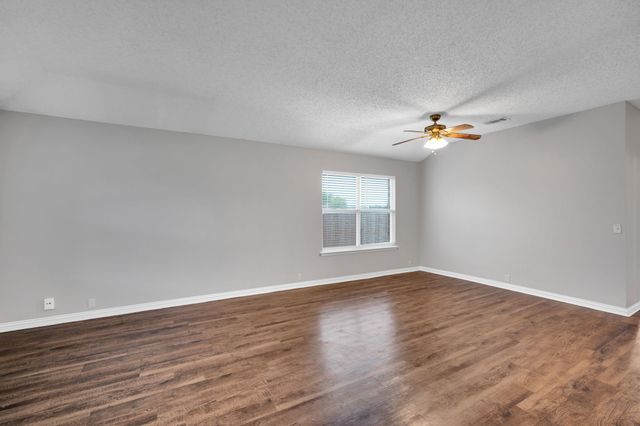 818 Cascade Drive, Glenn Heights, TX 75154