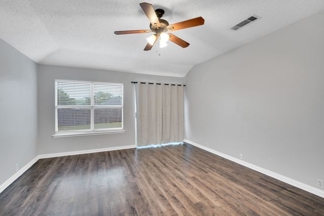 818 Cascade Drive, Glenn Heights, TX 75154