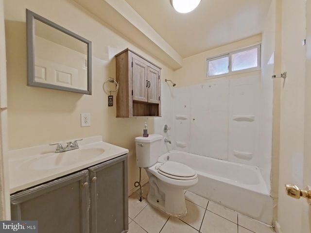 1516 ARROTT ST, Philadelphia, PA 19124