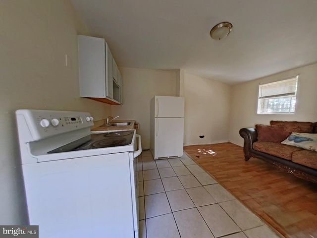 1516 ARROTT ST, Philadelphia, PA 19124