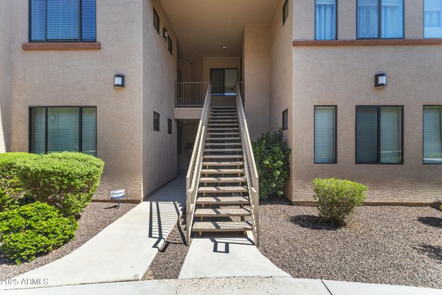 3330 S GILBERT Road 2013, Chandler, AZ 85286