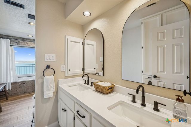 1335 Larson Drive, Canyon Lake, TX 78133