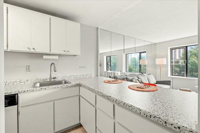 15 S 1st Street A414, Minneapolis, MN 55401