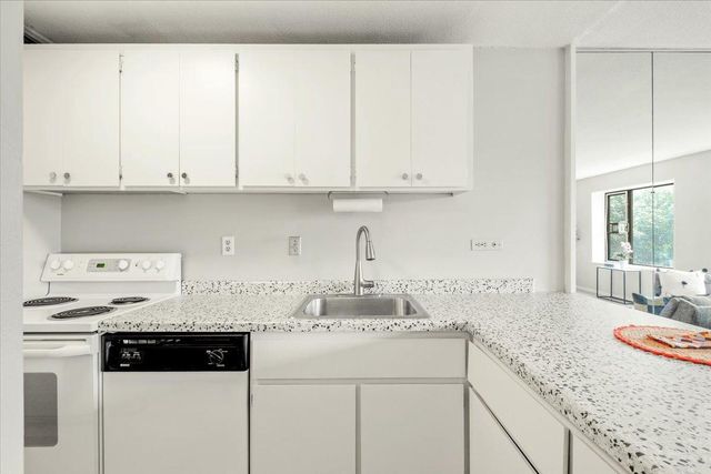 15 S 1st Street A414, Minneapolis, MN 55401