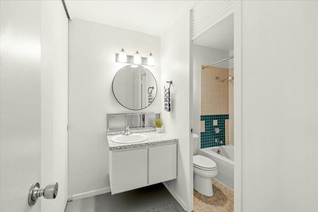 15 S 1st Street A414, Minneapolis, MN 55401