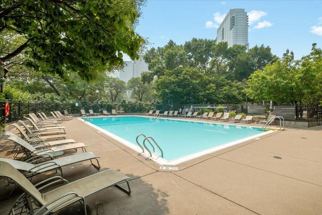 15 S 1st Street A414, Minneapolis, MN 55401