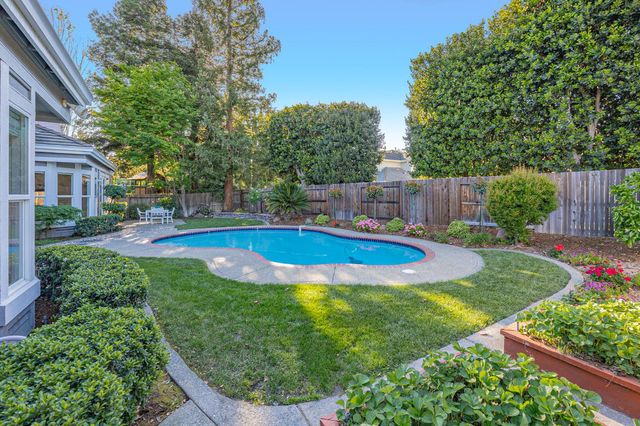 3309 La Playa Dr, Davis, CA 95618
