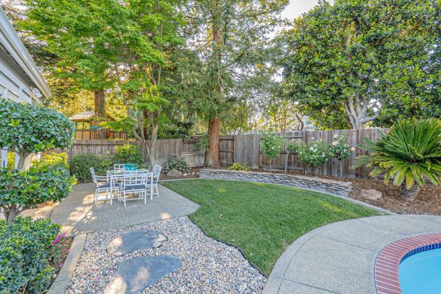 3309 La Playa Dr, Davis, CA 95618