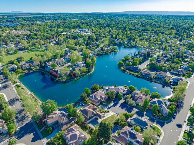 3309 La Playa Dr, Davis, CA 95618