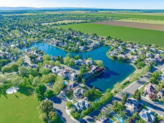 3309 La Playa Dr, Davis, CA 95618