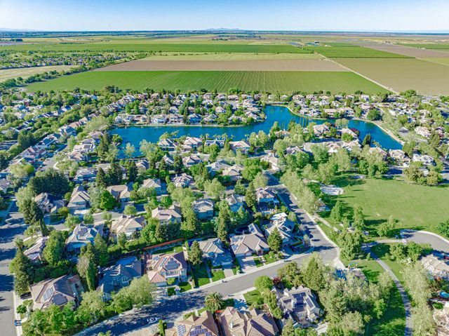 3309 La Playa Dr, Davis, CA 95618