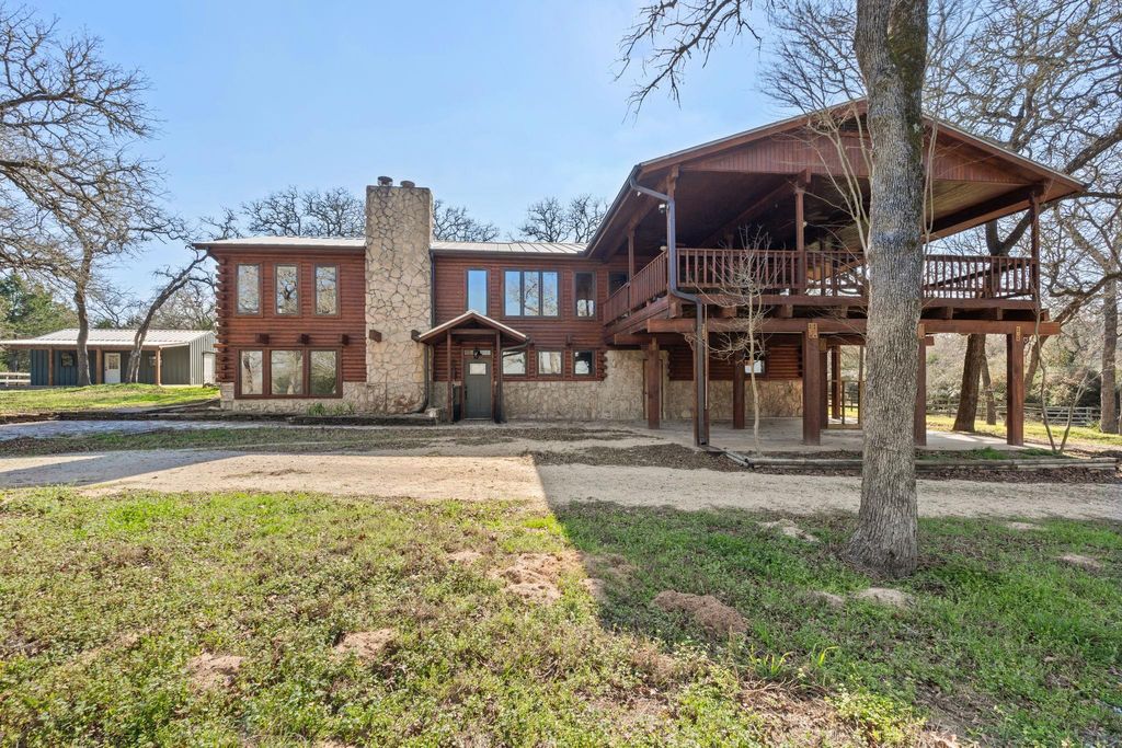 180 Bradley LN, Rosanky, TX 78953