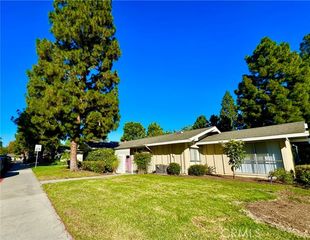 425 AVENIDA CASTILLA #B B, Laguna Woods, CA 92637