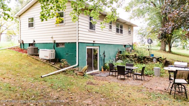 4755 Carlisle Highway, Charlotte, MI 48813