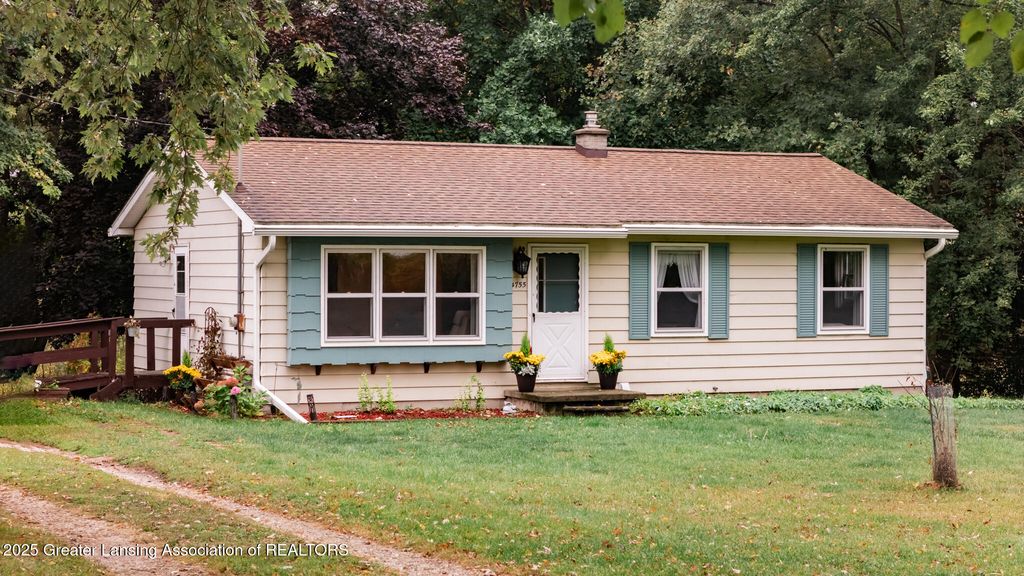 4755 Carlisle Highway, Charlotte, MI 48813