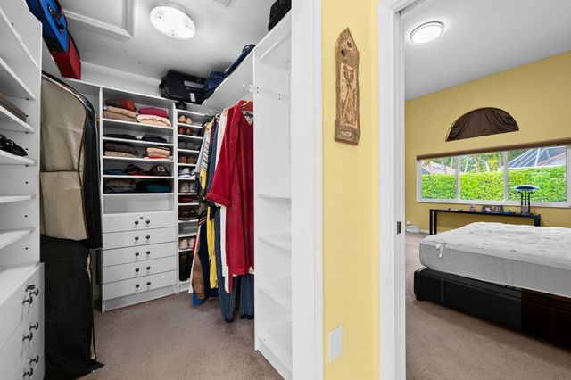 608 Misty Oaks Ln, Pompano Beach, FL 33069