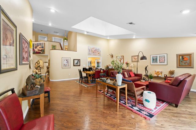 608 Misty Oaks Ln, Pompano Beach, FL 33069