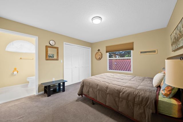 608 Misty Oaks Ln, Pompano Beach, FL 33069