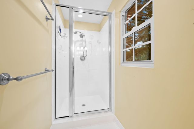 608 Misty Oaks Ln, Pompano Beach, FL 33069