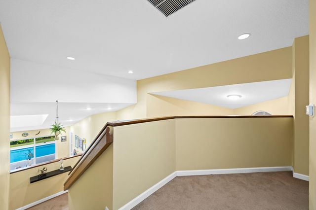 608 Misty Oaks Ln, Pompano Beach, FL 33069