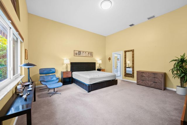 608 Misty Oaks Ln, Pompano Beach, FL 33069