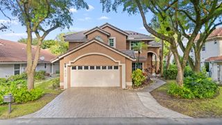 608 Misty Oaks Ln, Pompano Beach, FL 33069