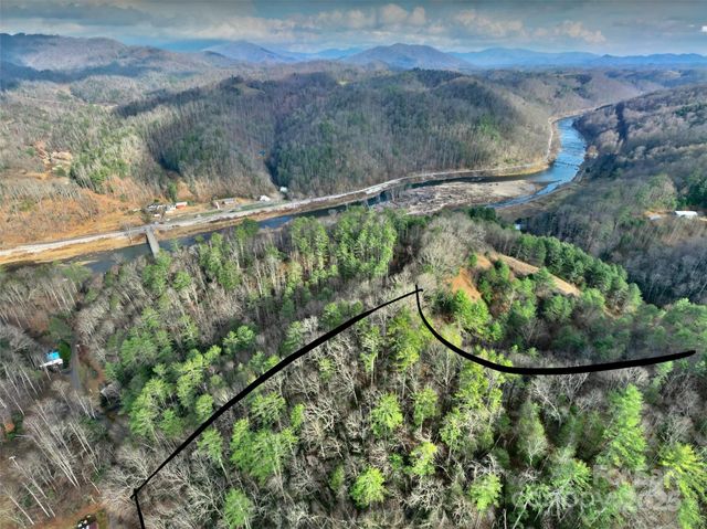 295 Bennett Branch Road, Green Mountain, NC 28740