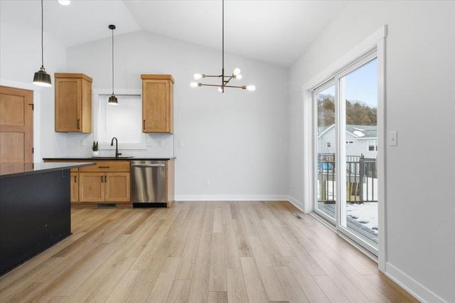 1962 Hadley Hills Drive NE, Rochester, MN 55906