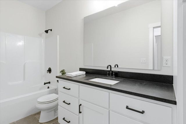 1962 Hadley Hills Drive NE, Rochester, MN 55906