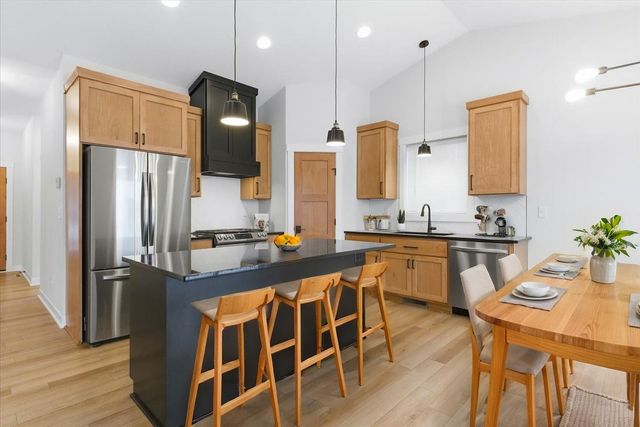 1962 Hadley Hills Drive NE, Rochester, MN 55906