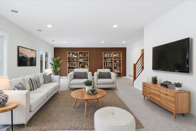 1962 Hadley Hills Drive NE, Rochester, MN 55906