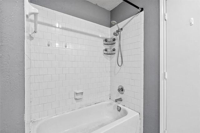 2721 Overland Trail, Dickinson, TX 77539