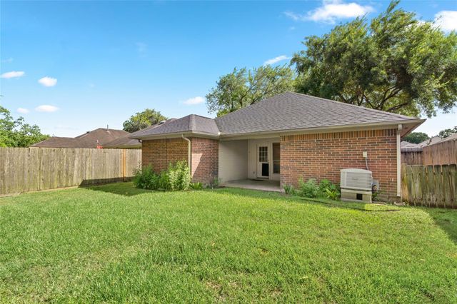 2721 Overland Trail, Dickinson, TX 77539