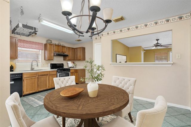 2721 Overland Trail, Dickinson, TX 77539