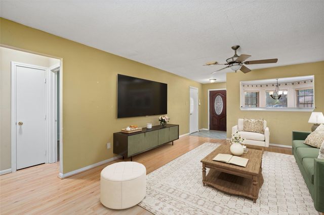 2721 Overland Trail, Dickinson, TX 77539