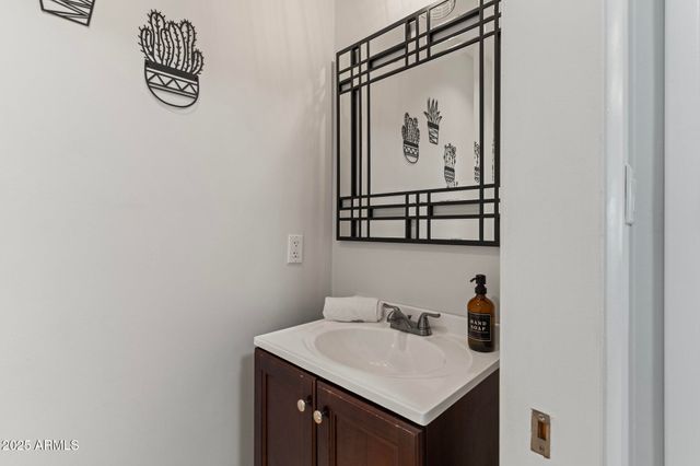 8507 E MONTECITO Avenue, Scottsdale, AZ 85251