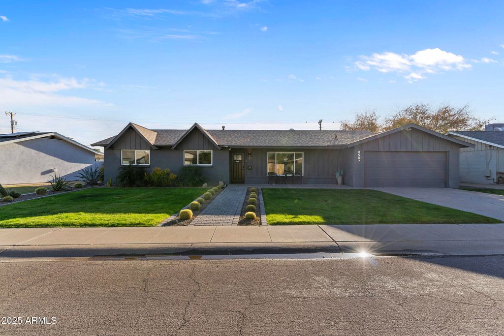 8507 E MONTECITO Avenue, Scottsdale, AZ 85251